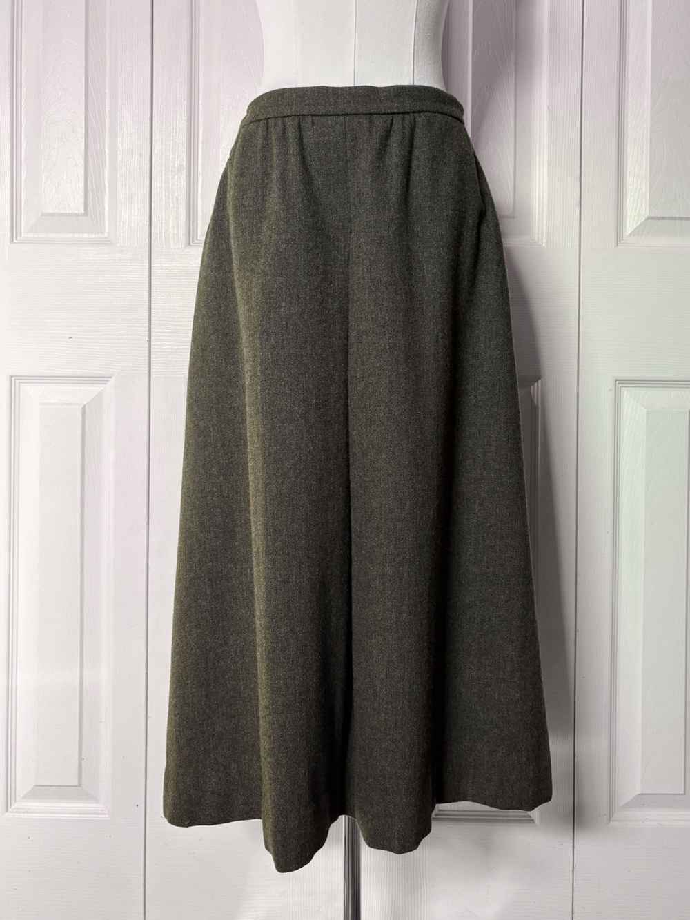 Vtg Union Made Structured Wool Skirt 29 W Olive Green | Fall Hobbit Cottagecore